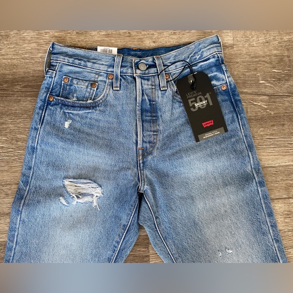 MSRP $98 NWT 24x30 High Rise Levi’s “501 Skinny” Jeans in Can’t Touch This - Picture 3 of 12